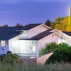 Super 8 By Wyndham Pittsburgh Pa Airport-university Area Moon Township